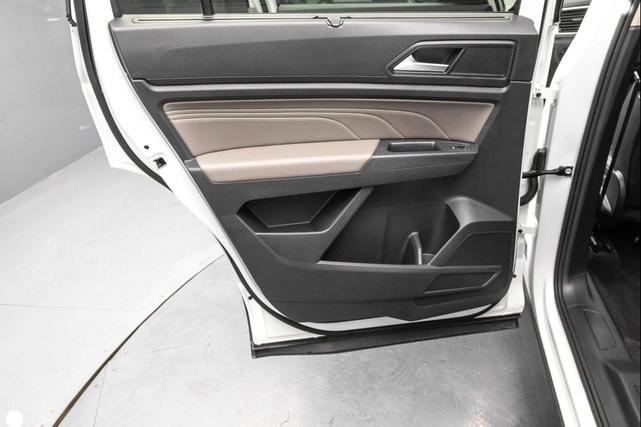 Photo of 2021 White Volkswagen Atlas