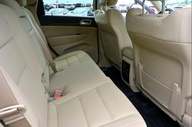 Photo of 2021 Velvet Red Pearlcoat Jeep Grand Cherokee