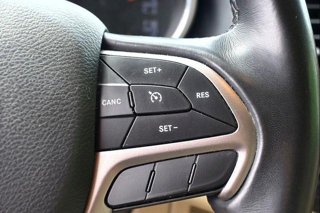 Photo of 2021 Velvet Red Pearlcoat Jeep Grand Cherokee