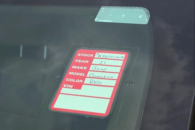 Photo of 2021 Velvet Red Pearlcoat Jeep Grand Cherokee