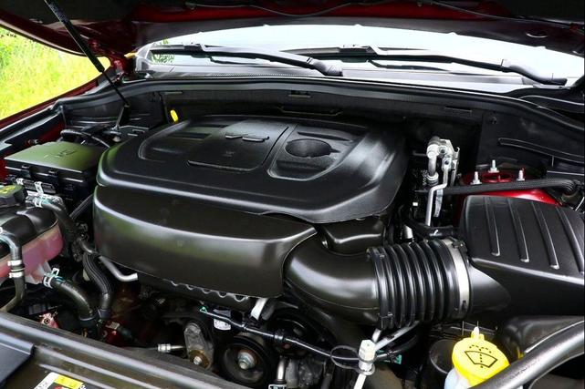 Photo of 2021 Velvet Red Pearlcoat Jeep Grand Cherokee