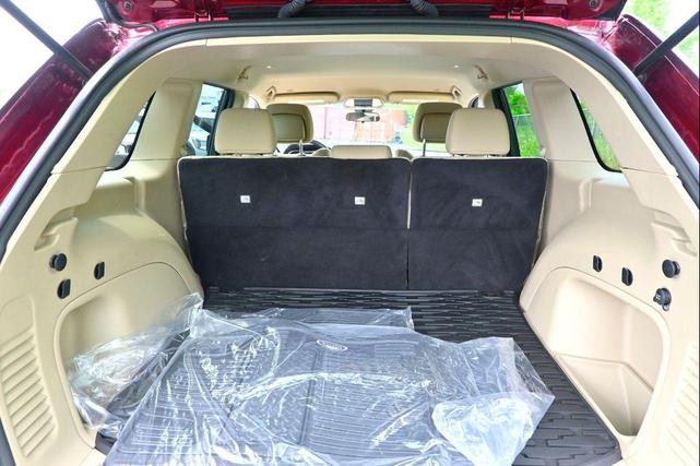 Photo of 2021 Velvet Red Pearlcoat Jeep Grand Cherokee
