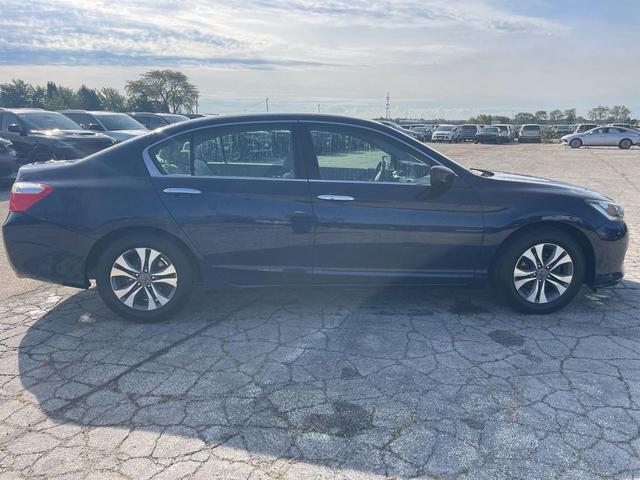 Photo of 2015 Obsidian Blue Pearl Honda Accord