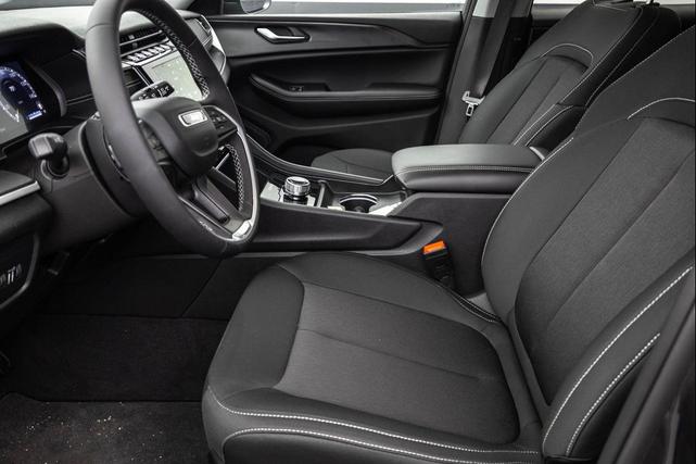 Photo of 2023 Baltic Gray Metallic Clearcoat Jeep Grand Cherokee L