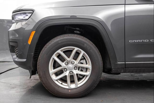 Photo of 2023 Baltic Gray Metallic Clearcoat Jeep Grand Cherokee L