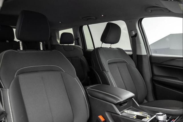 Photo of 2023 Baltic Gray Metallic Clearcoat Jeep Grand Cherokee L