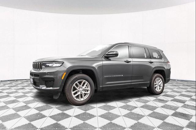 Photo of 2023 Baltic Gray Metallic Clearcoat Jeep Grand Cherokee L