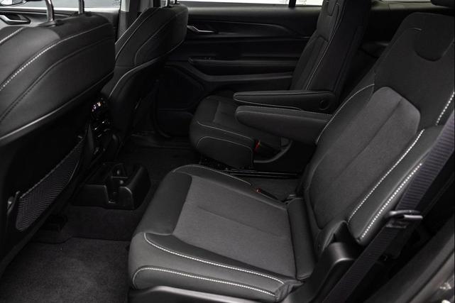 Photo of 2023 Baltic Gray Metallic Clearcoat Jeep Grand Cherokee L