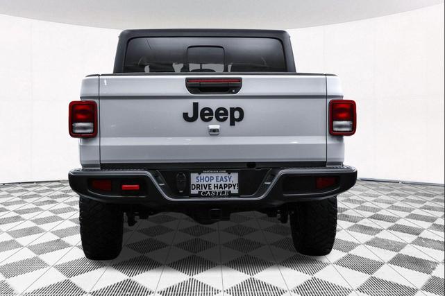 Photo of 2022 Bright White Clearcoat Jeep Gladiator