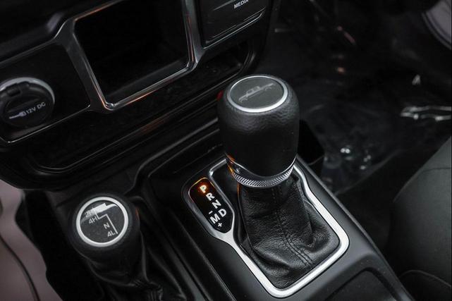 Photo of 2022 Bright White Clearcoat Jeep Gladiator
