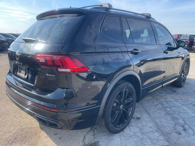 Photo of 2022 Deep Black Pearl Volkswagen Tiguan