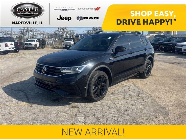 Photo of 2022 Deep Black Pearl Volkswagen Tiguan