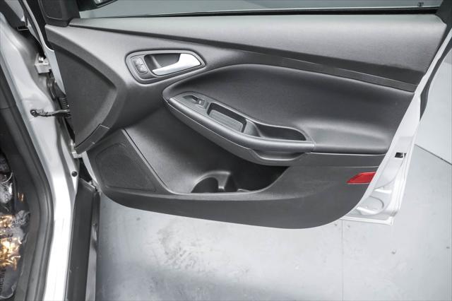 Photo of 2016 Ingot Silver Ford Focus