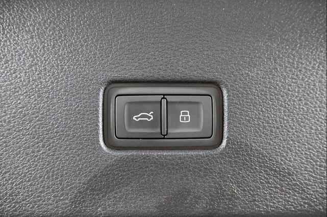 Photo of 2019 Samurai Gray Metallic Audi Q8