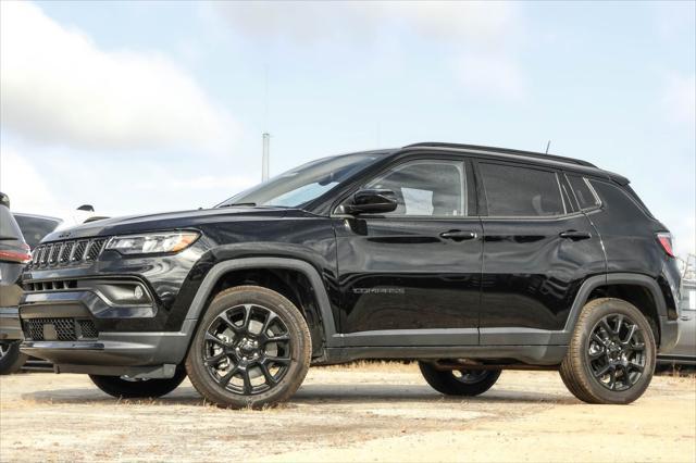 Photo of 2024 Diamond Black Crystal Pearlcoat Jeep Compass