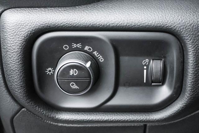 Photo of 2022 Diamond Black Crystal Pearlcoat RAM 1500