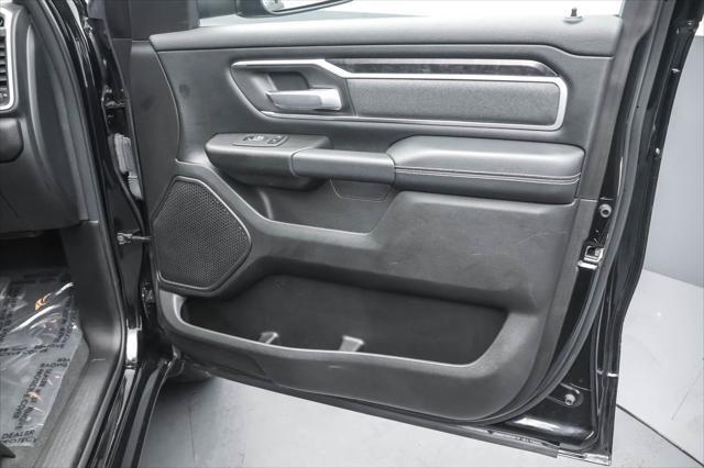 Photo of 2022 Diamond Black Crystal Pearlcoat RAM 1500