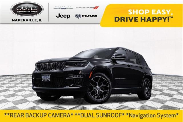 Photo of 2023 Diamond Black Crystal Pearlcoat Jeep Grand Cherokee