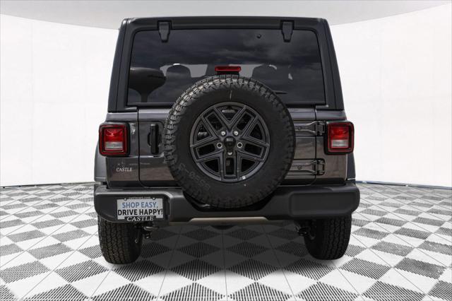 Photo of 2025 Granite Crystal Metallic Clearcoat Jeep Wrangler