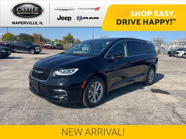 Photo of 2024 Diamond Black Crystal Pearlcoat Chrysler Pacifica