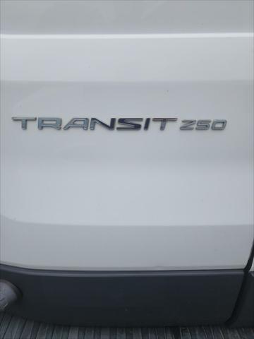 Photo of 2017 Oxford White Ford Transit-250
