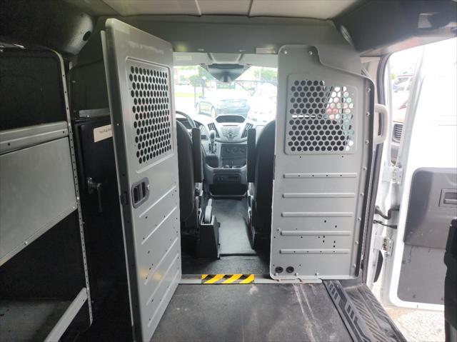Photo of 2017 Oxford White Ford Transit-250