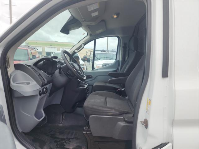 Photo of 2017 Oxford White Ford Transit-250