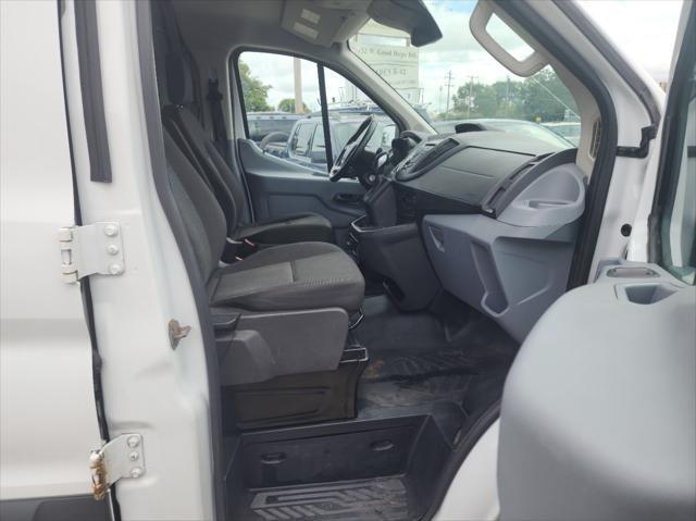 Photo of 2017 Oxford White Ford Transit-250