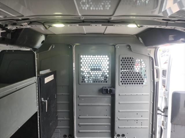 Photo of 2017 Oxford White Ford Transit-250