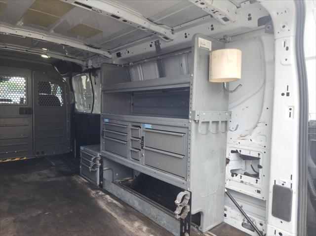 Photo of 2017 Oxford White Ford Transit-250