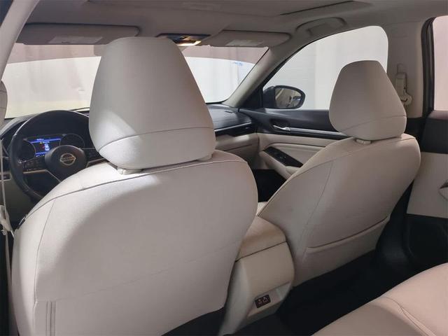 Photo of 2022 Super Black Nissan Altima