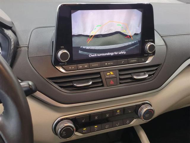 Photo of 2022 Super Black Nissan Altima