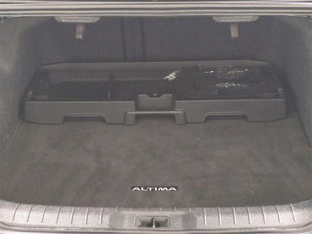 Photo of 2022 Super Black Nissan Altima