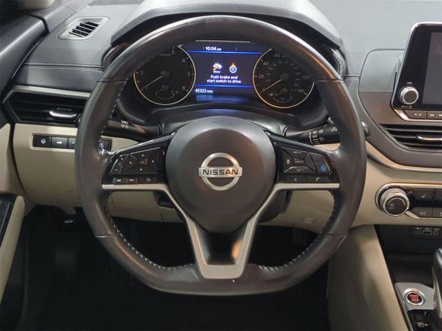 Photo of 2022 Super Black Nissan Altima