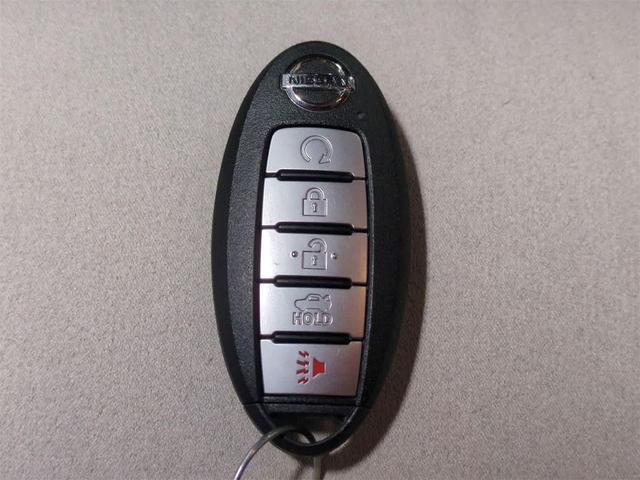 Photo of 2022 Super Black Nissan Altima