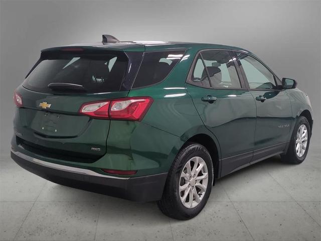 Photo of 2018 Ivy Metallic Chevrolet Equinox