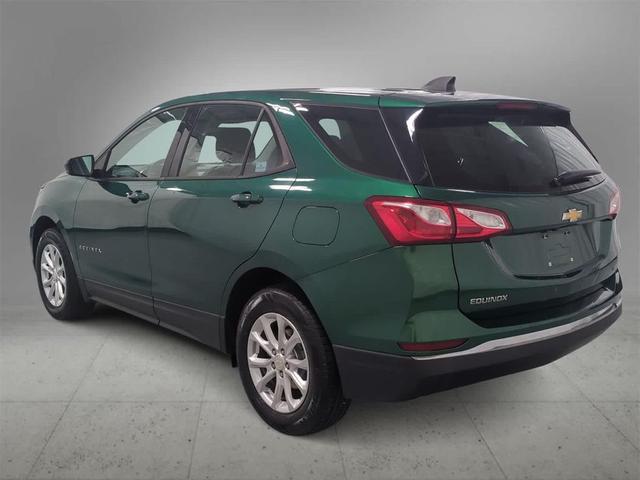 Photo of 2018 Ivy Metallic Chevrolet Equinox