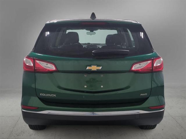Photo of 2018 Ivy Metallic Chevrolet Equinox