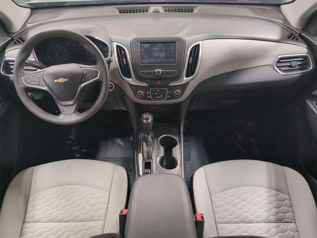 Photo of 2018 Ivy Metallic Chevrolet Equinox