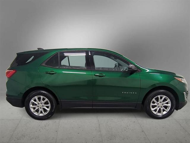 Photo of 2018 Ivy Metallic Chevrolet Equinox
