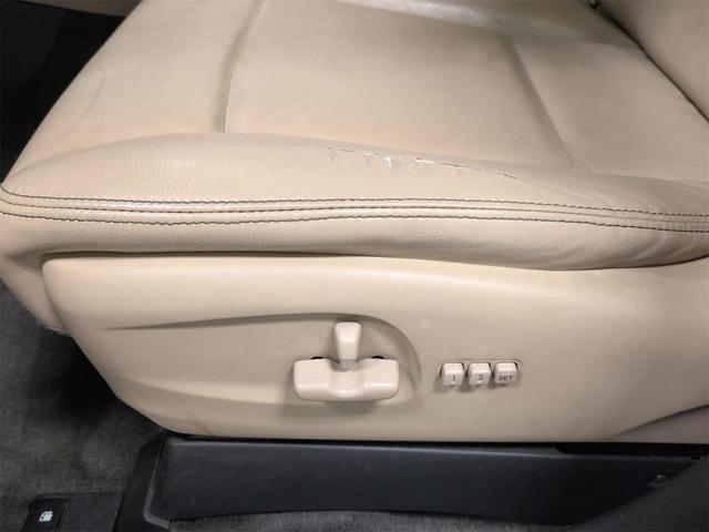 Photo of 2010 Crystal Black Silica Subaru Tribeca