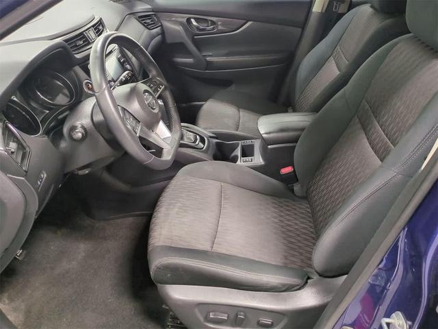 Photo of 2017 Caspian Blue Nissan Rogue