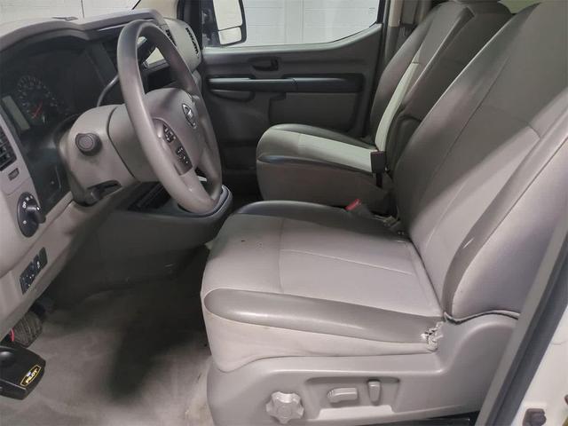 Photo of 2016 Glacier White Nissan NV Passenger NV3500 HD