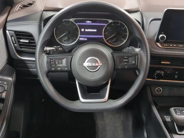 Photo of 2022 Glacier White Nissan Rogue