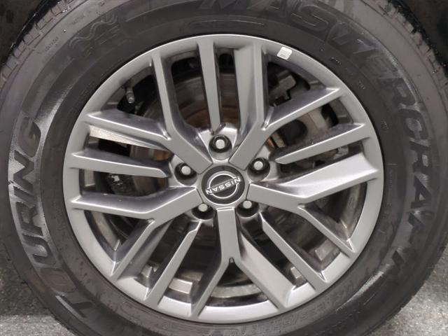 Photo of 2022 Glacier White Nissan Rogue