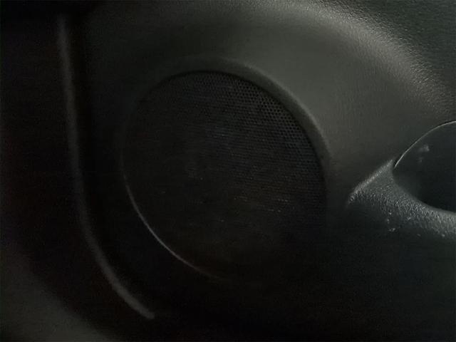Photo of 2018 Glacier White Nissan Rogue