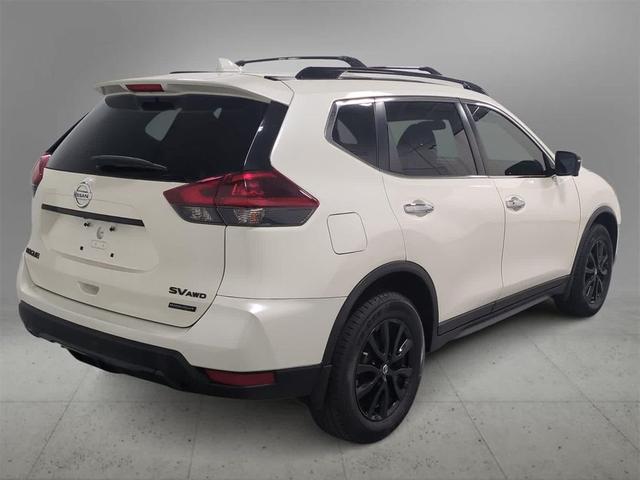 Photo of 2018 Glacier White Nissan Rogue