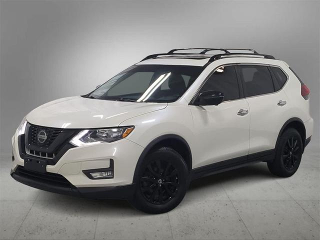 Photo of 2018 Glacier White Nissan Rogue