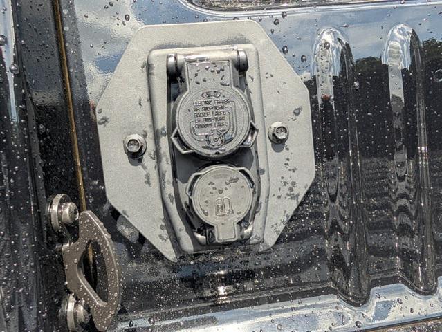 Photo of 2025 Agate Black Metallic Ford F-250