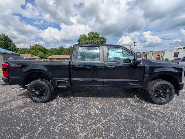 Photo of 2025 Agate Black Metallic Ford F-250